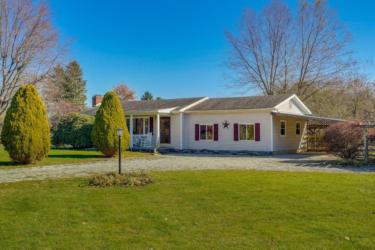 Hocking Hills Hideaway With Hot Tub And Fire Pit! Villa Logan Luaran gambar