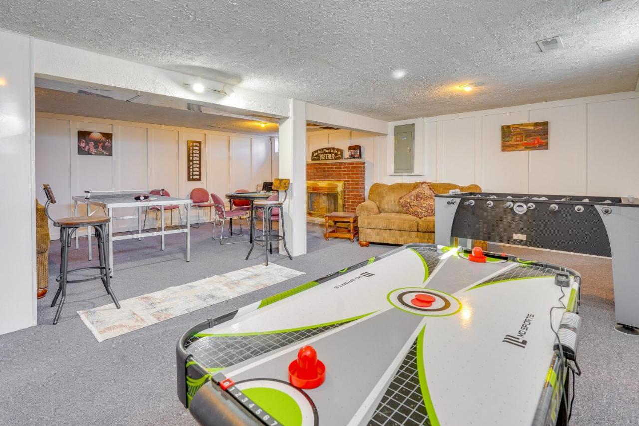Hocking Hills Hideaway With Hot Tub And Fire Pit! Villa Logan Luaran gambar