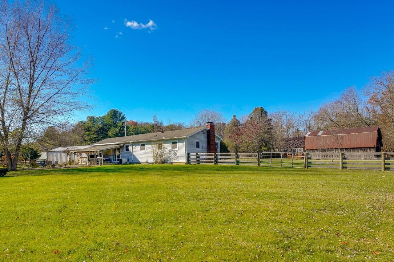 Hocking Hills Hideaway With Hot Tub And Fire Pit! Villa Logan Luaran gambar
