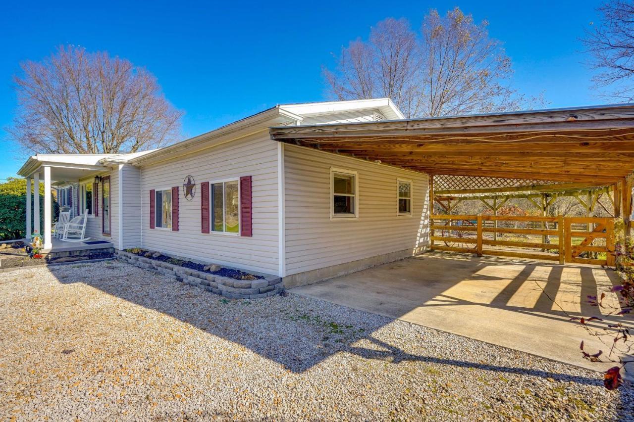 Hocking Hills Hideaway With Hot Tub And Fire Pit! Villa Logan Luaran gambar