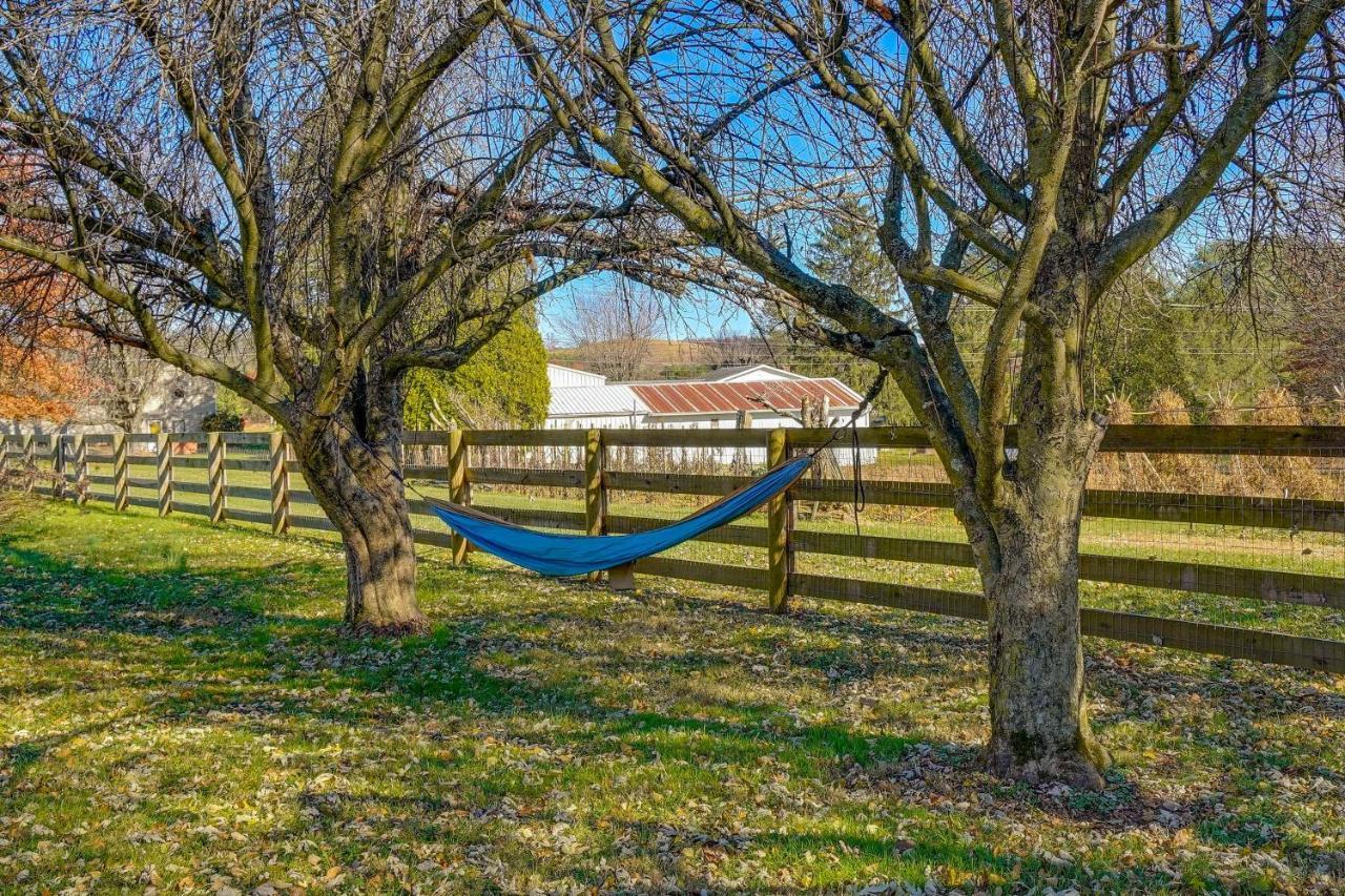Hocking Hills Hideaway With Hot Tub And Fire Pit! Villa Logan Luaran gambar