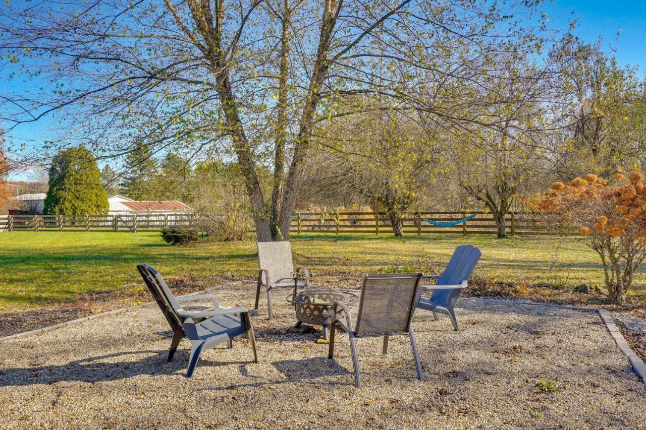 Hocking Hills Hideaway With Hot Tub And Fire Pit! Villa Logan Luaran gambar
